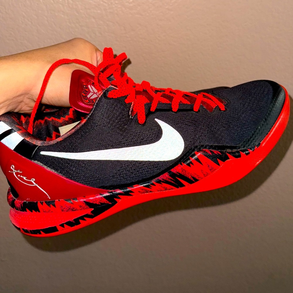 Kobe 8 Philippines men’s 10 red